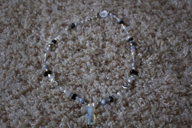 opalite kitty choker